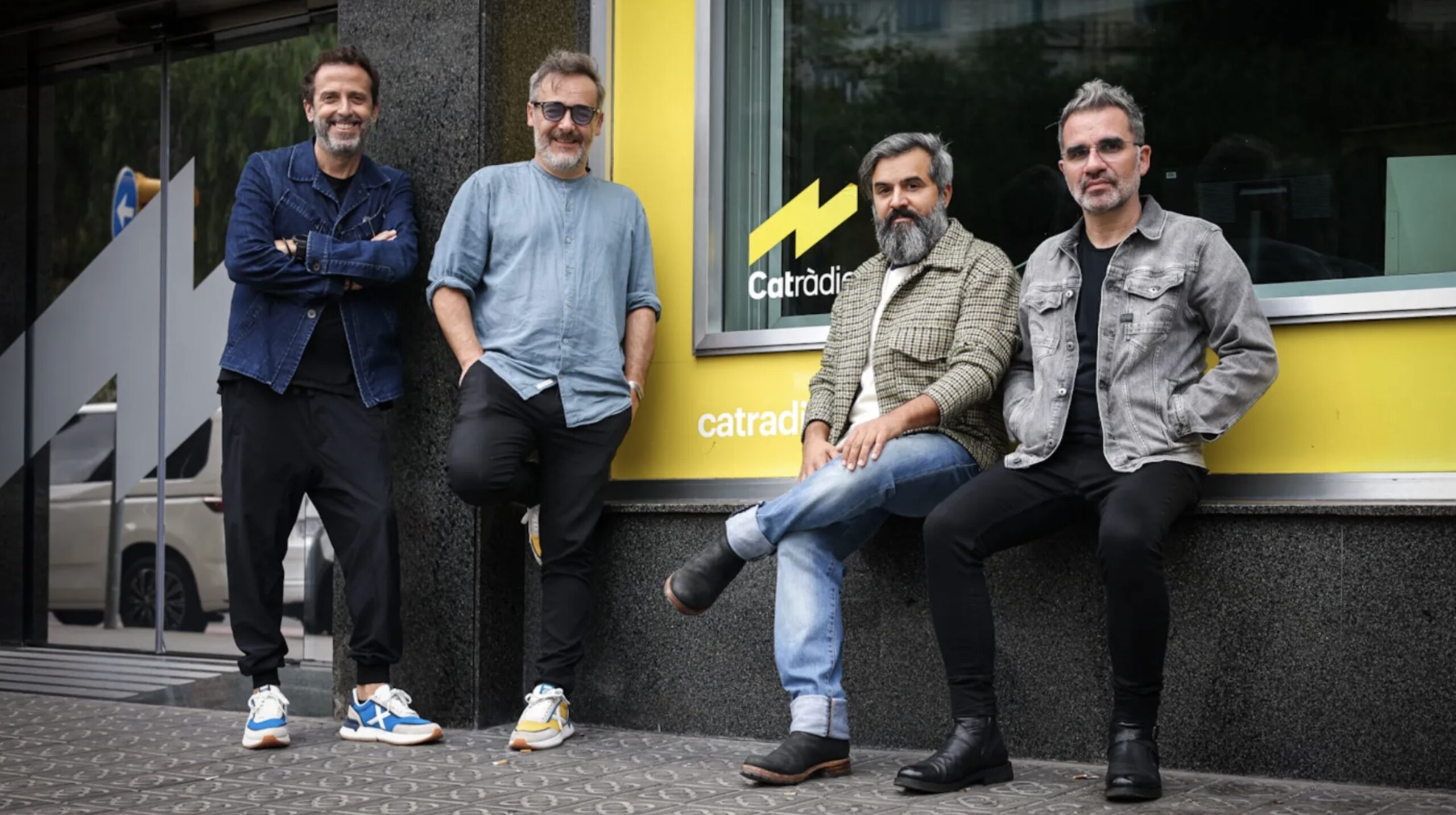 ¿Qué ingredientes han llevado a los 25 años de éxito del grupo Love of Lesbian?