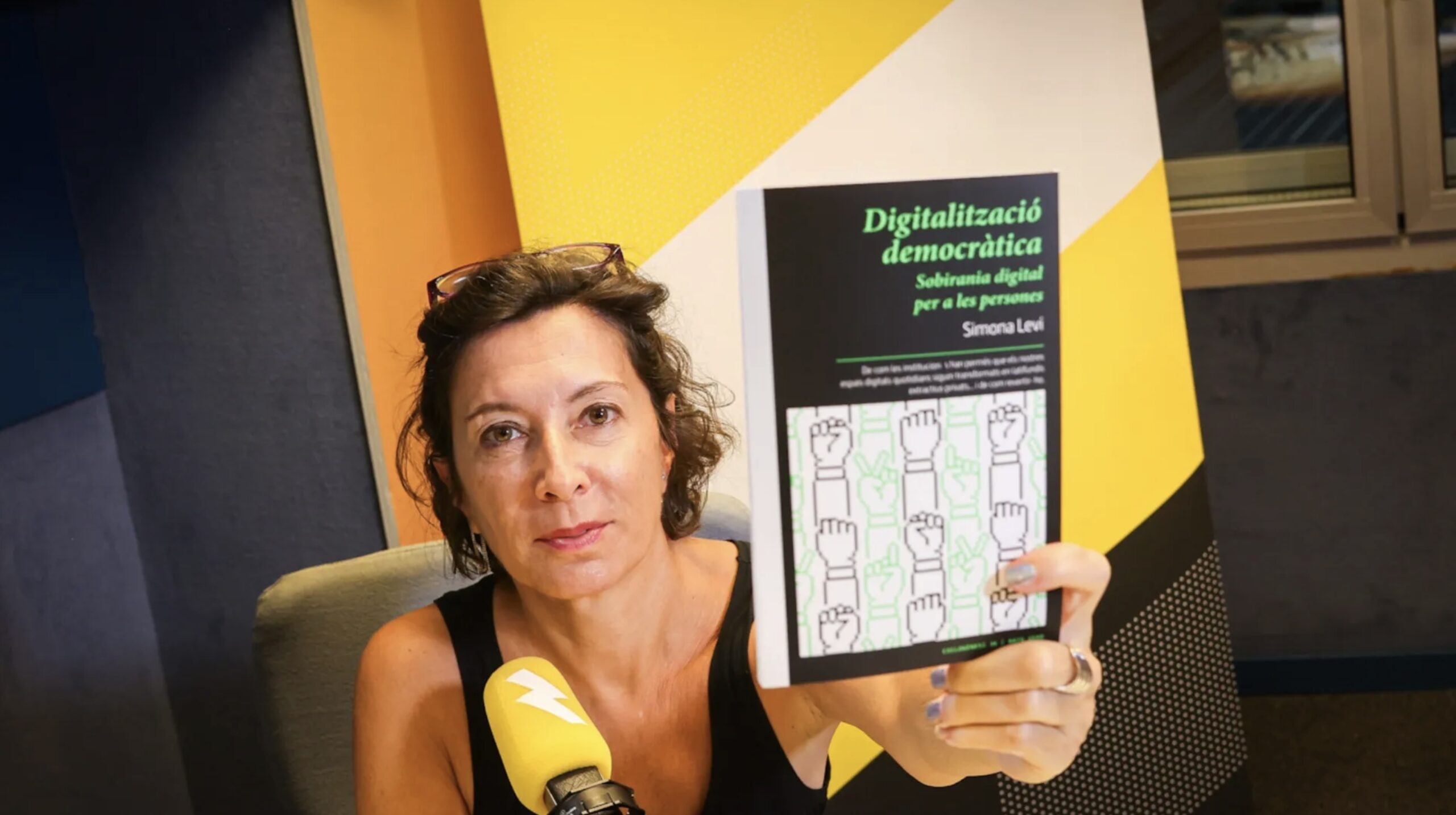 Simona Levi: «La introducción de algoritmos a nuestra privacidad debe ser prohibida»